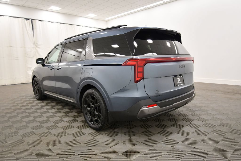 Certified 2026 Kia Carnival SX w/ SX Dark Edition Package FWD image 5