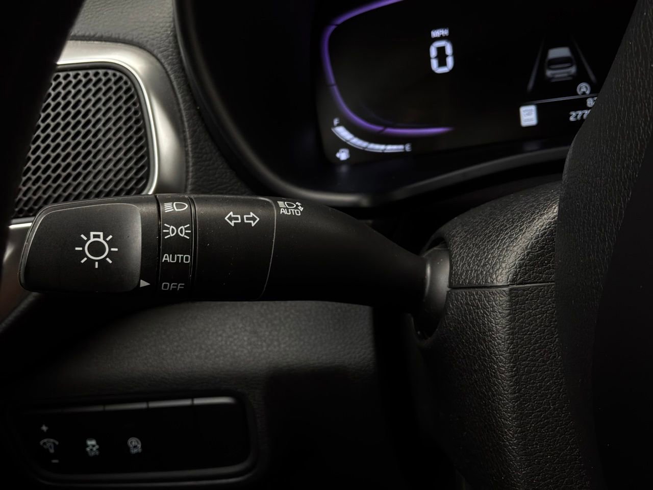 Used 2025 Kia Soul LX w/ LX Technology Package FWD image 33