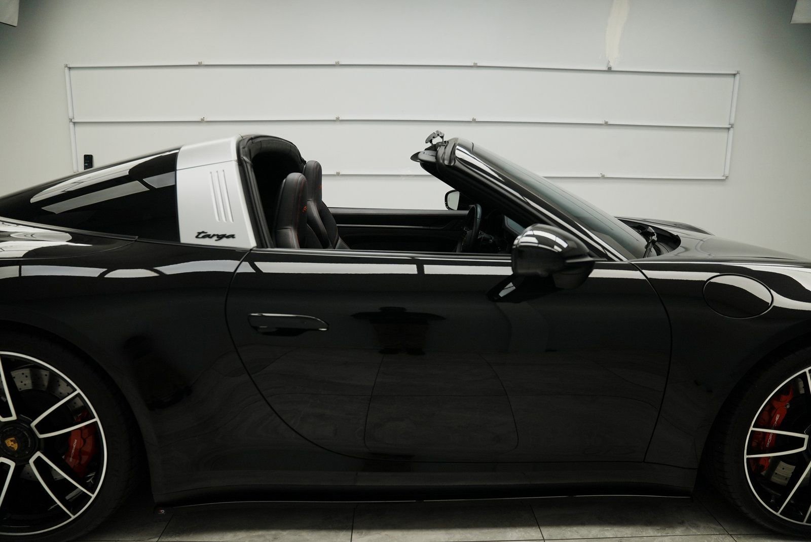 Used 2022 Porsche 911 Targa 4 GTS image 26