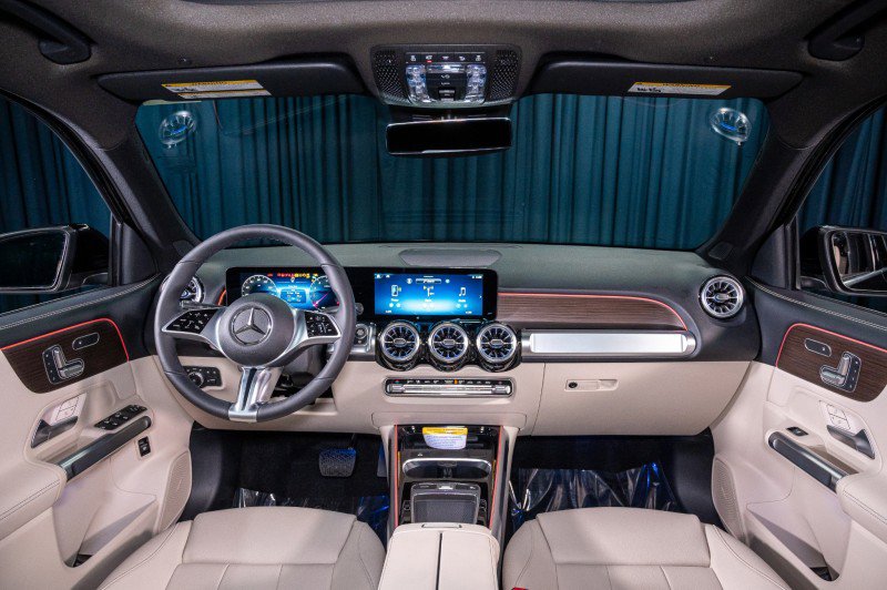 New 2026 Mercedes-Benz GLB 250 4MATIC image 14