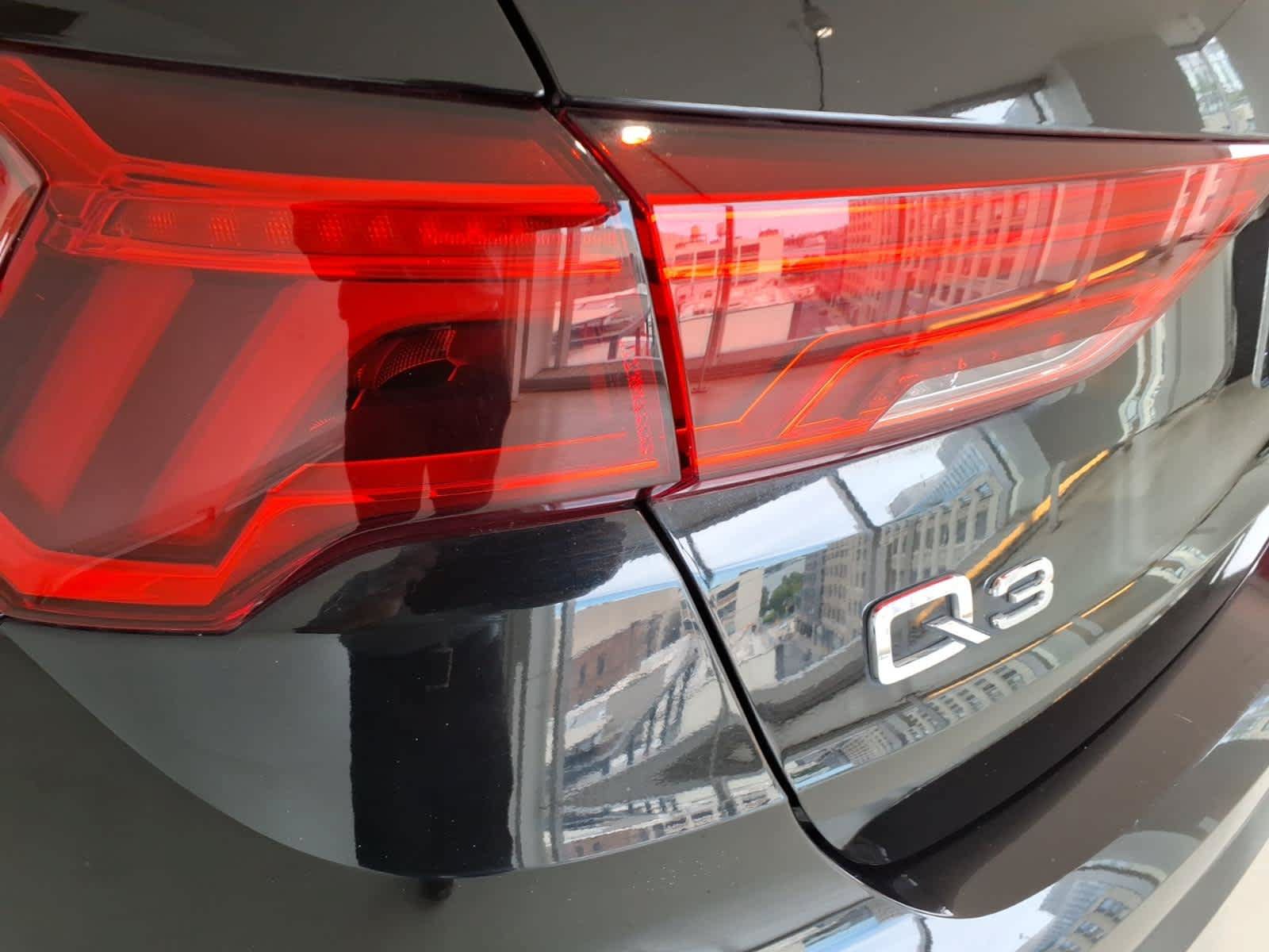 Used 2020 Audi Q3 2.0T Premium w/ Convenience Package AWD/4WD image 7