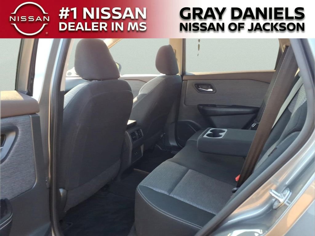 Used 2023 Nissan Rogue SV FWD image 27