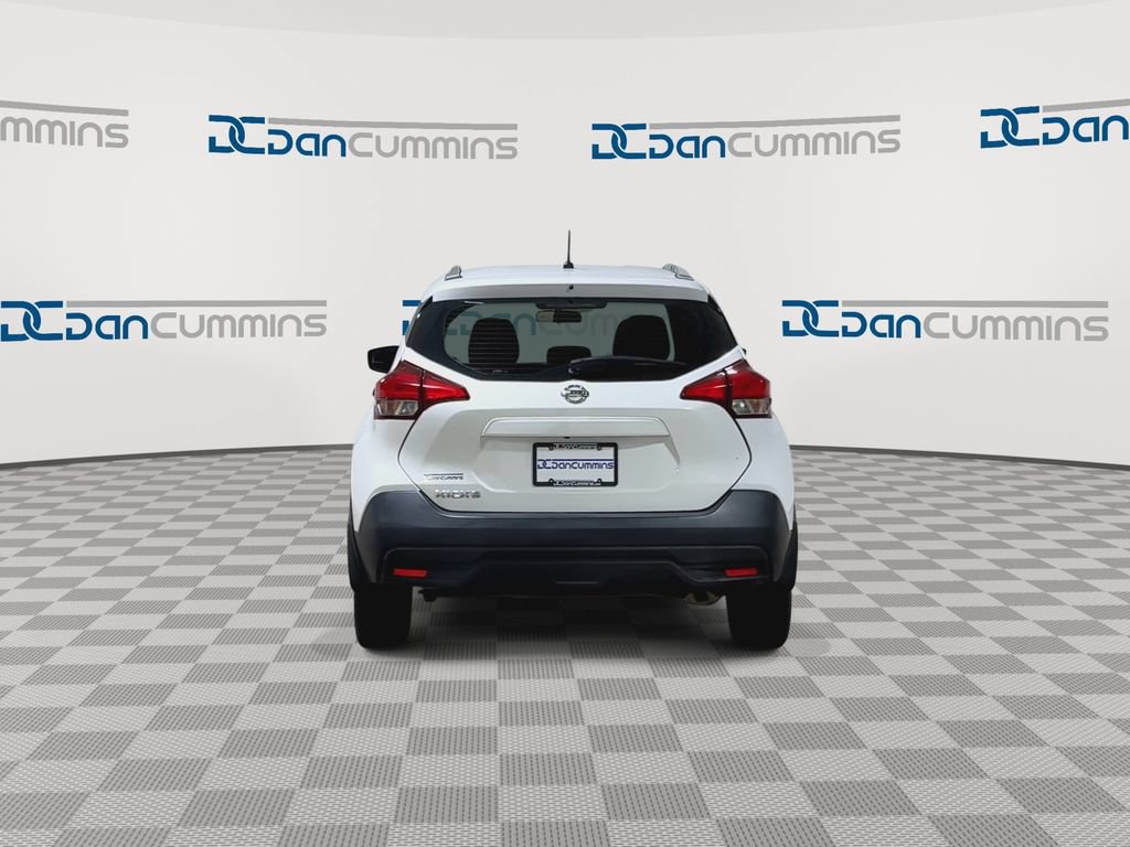 Used 2018 Nissan Kicks S FWD image 7