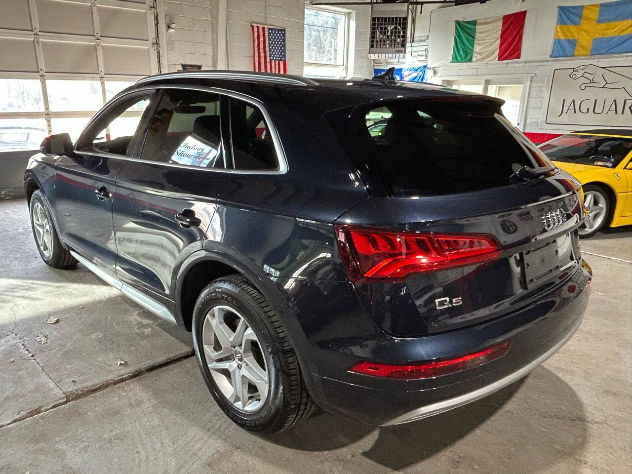 Used 2019 Audi Q5 2.0T Premium w/ Convenience Package image 3