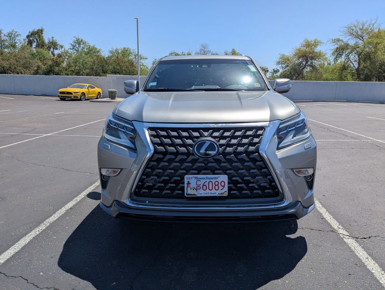 Used 2023 Lexus GX 460 Luxury w/ Sport Design Package image 3