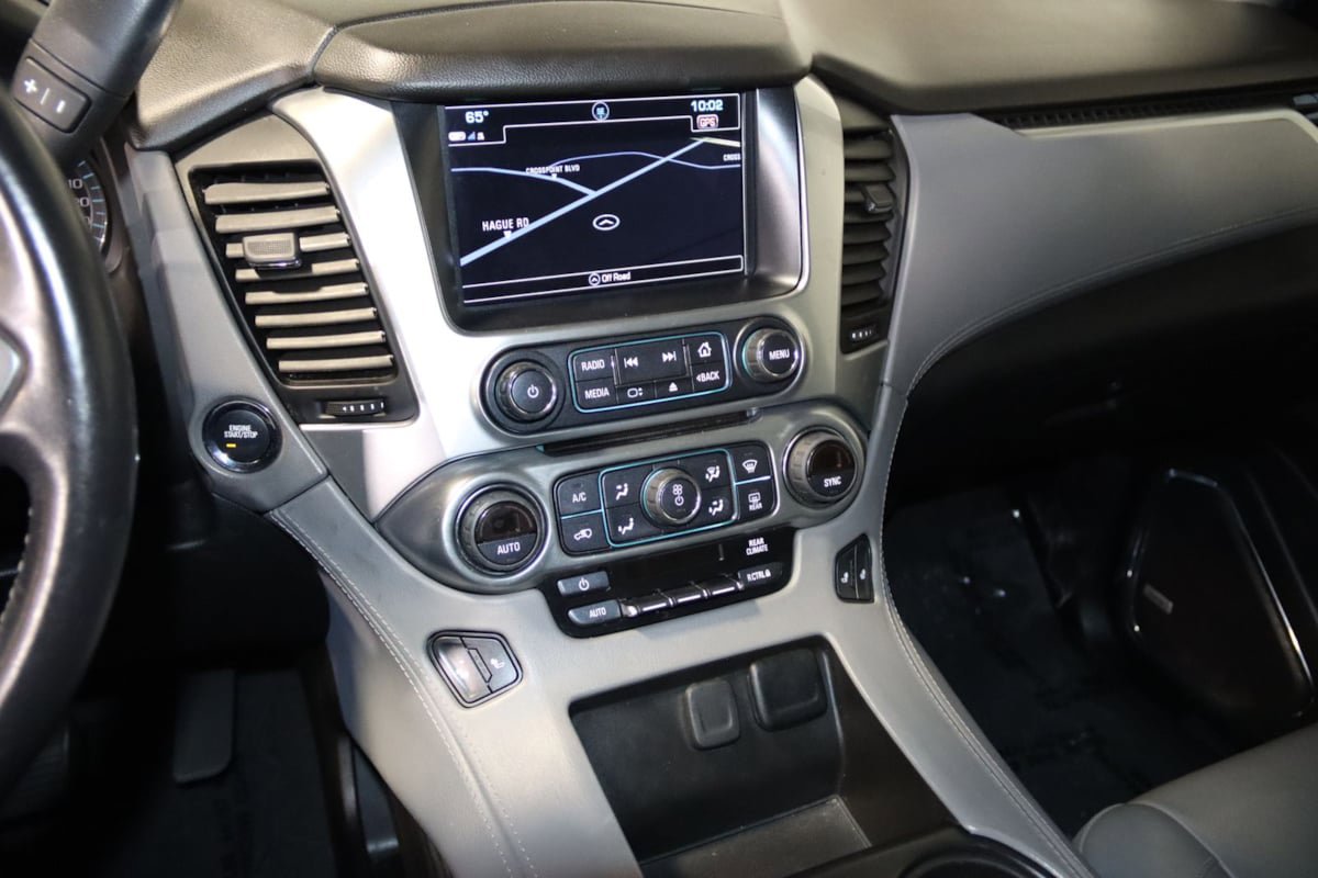 Used 2020 Chevrolet Suburban LT AWD/4WD image 48