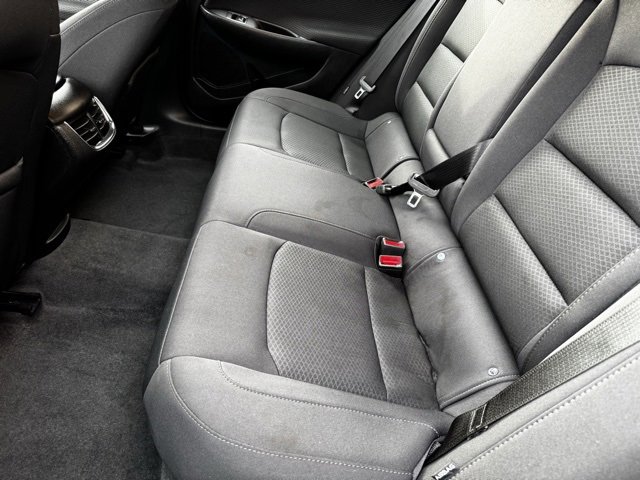 Used 2017 Chevrolet Malibu Hybrid image 6