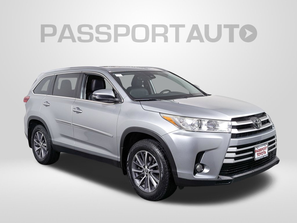 Used 2019 Toyota Highlander XLE AWD/4WD image 9