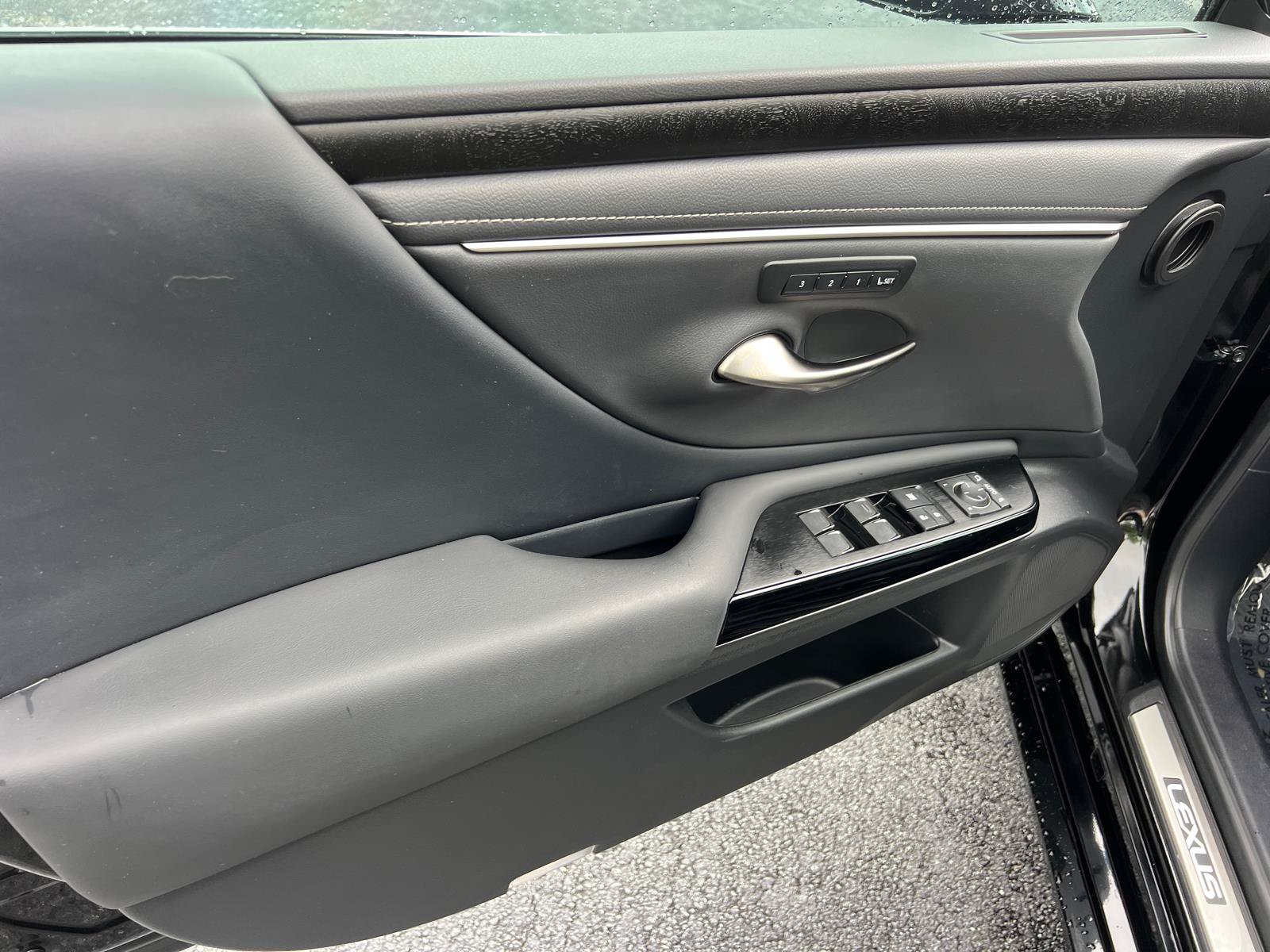 Certified 2024 Lexus ES 350 w/ Premium Package FWD image 10