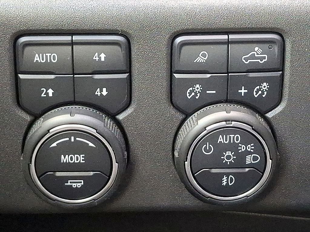 Used 2024 Chevrolet Silverado 1500 ZR2 image 24