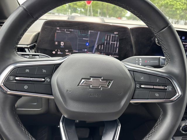 Used 2025 Chevrolet Suburban Z71 AWD/4WD image 25