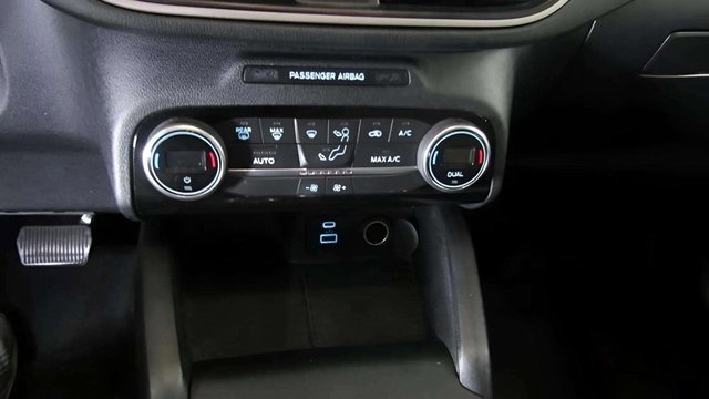 Used 2021 Ford Escape SE image 11