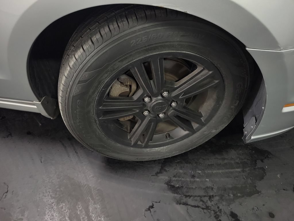 Used 2014 Ford Mustang Coupe RWD image 11