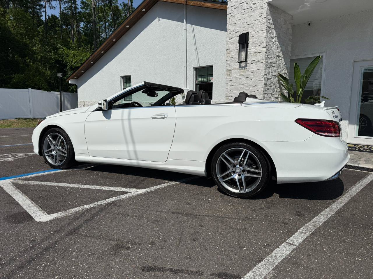 Used 2014 Mercedes-Benz E 550 Cabriolet image 3