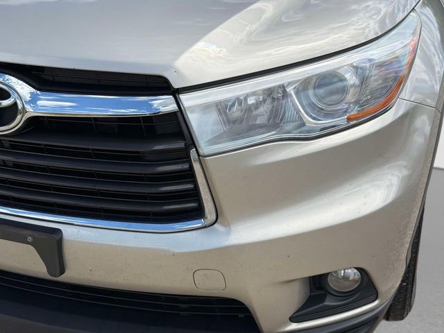 Used 2015 Toyota Highlander Plus AWD/4WD image 10