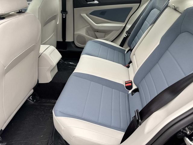 New 2025 Volkswagen Jetta SE FWD image 11