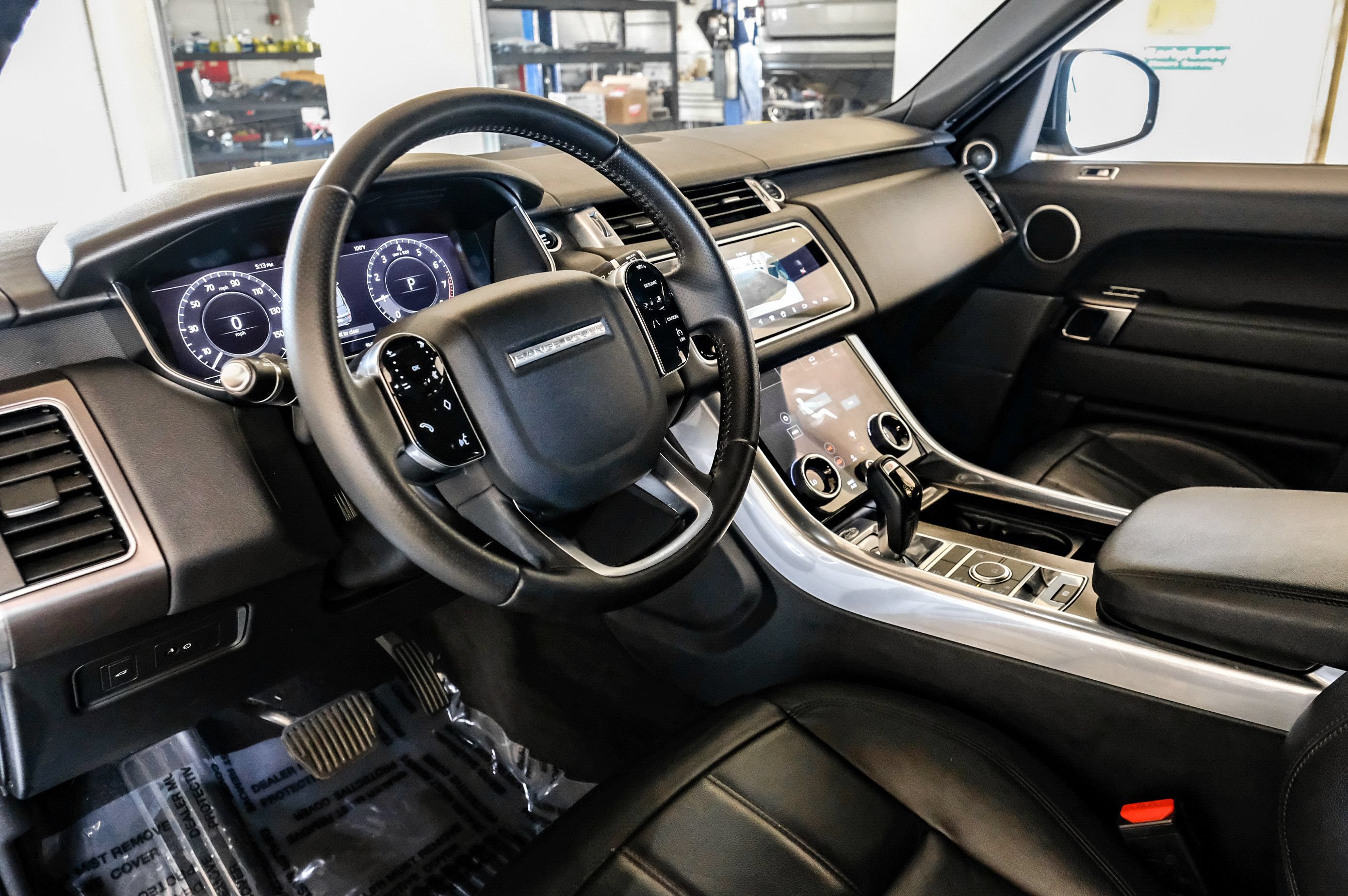 Used 2018 Land Rover Range Rover Sport SE AWD/4WD image 2