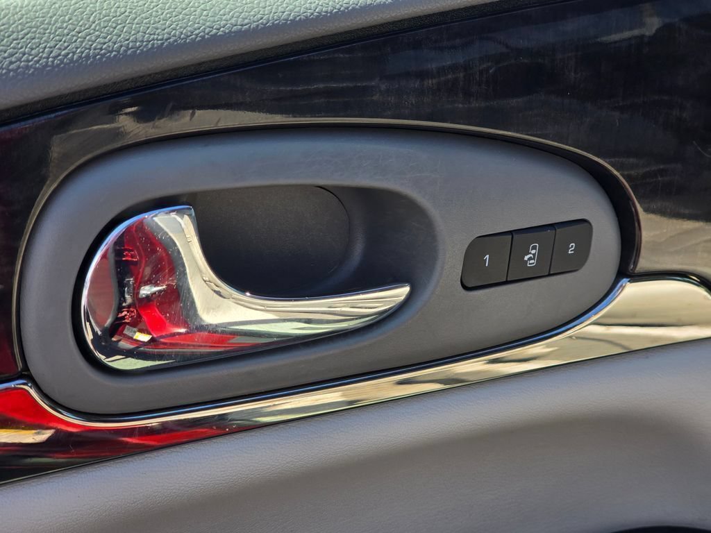 Used 2017 Buick Enclave Premium w/ Experience Buick Package FWD image 22