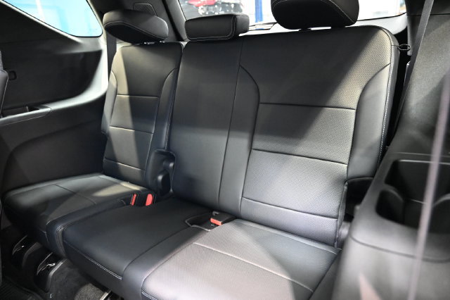 New 2027 Chevrolet Traverse LT w/ LPO, Floor Liner Package AWD/4WD image 12