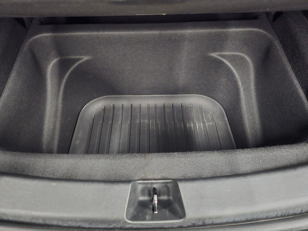 Used 2024 Tesla Model Y Long Range AWD/4WD image 16