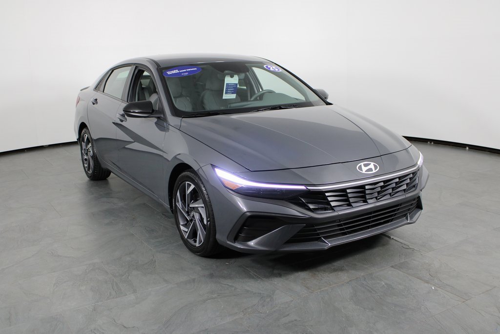 Certified 2025 Hyundai Elantra Sport image 11