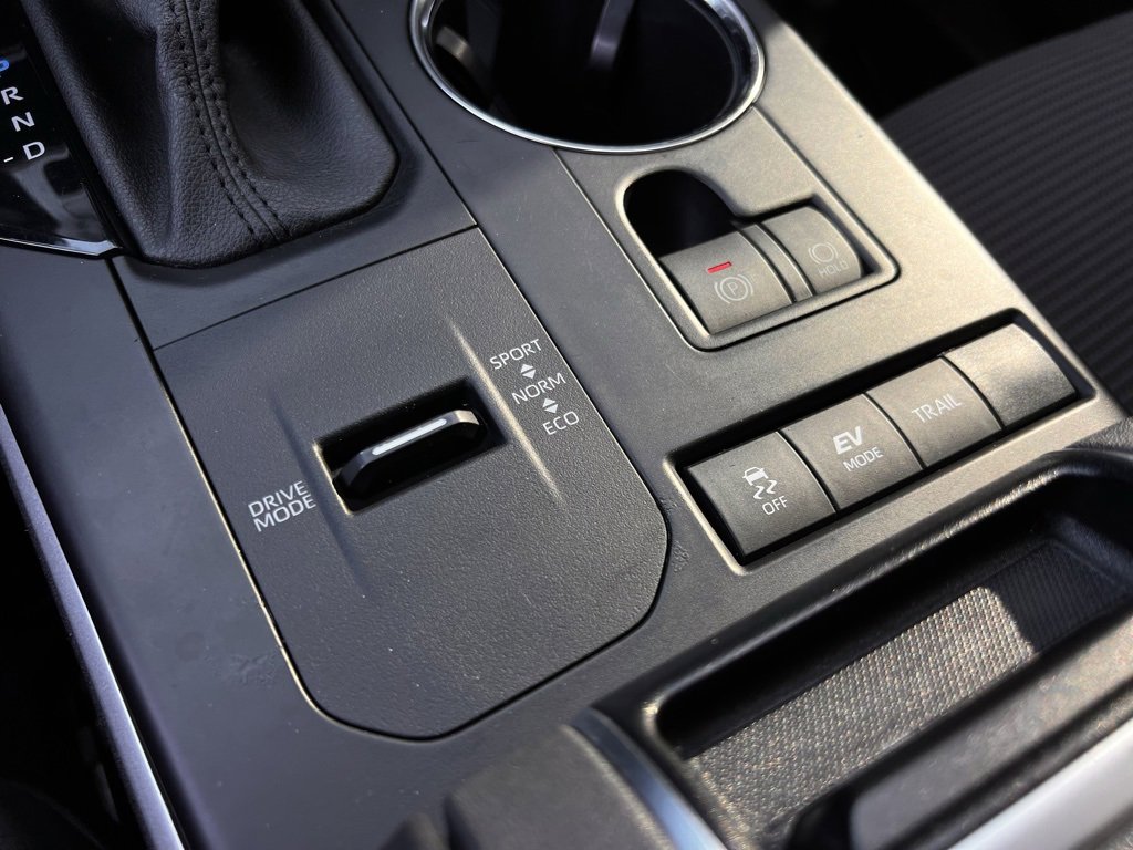 Used 2021 Toyota Highlander LE image 64