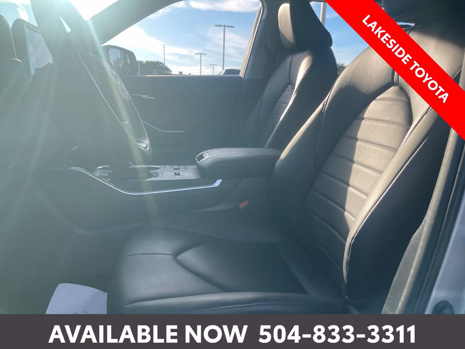 Used 2024 Toyota Highlander XLE FWD image 28