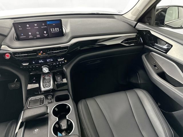 Used 2023 Acura MDX SH-AWD image 25
