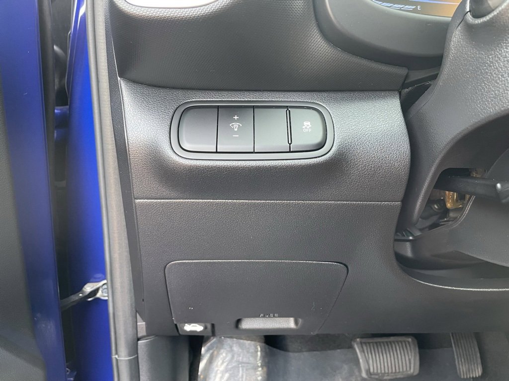 Used 2023 Hyundai Venue Limited w/ Cargo Package image 19