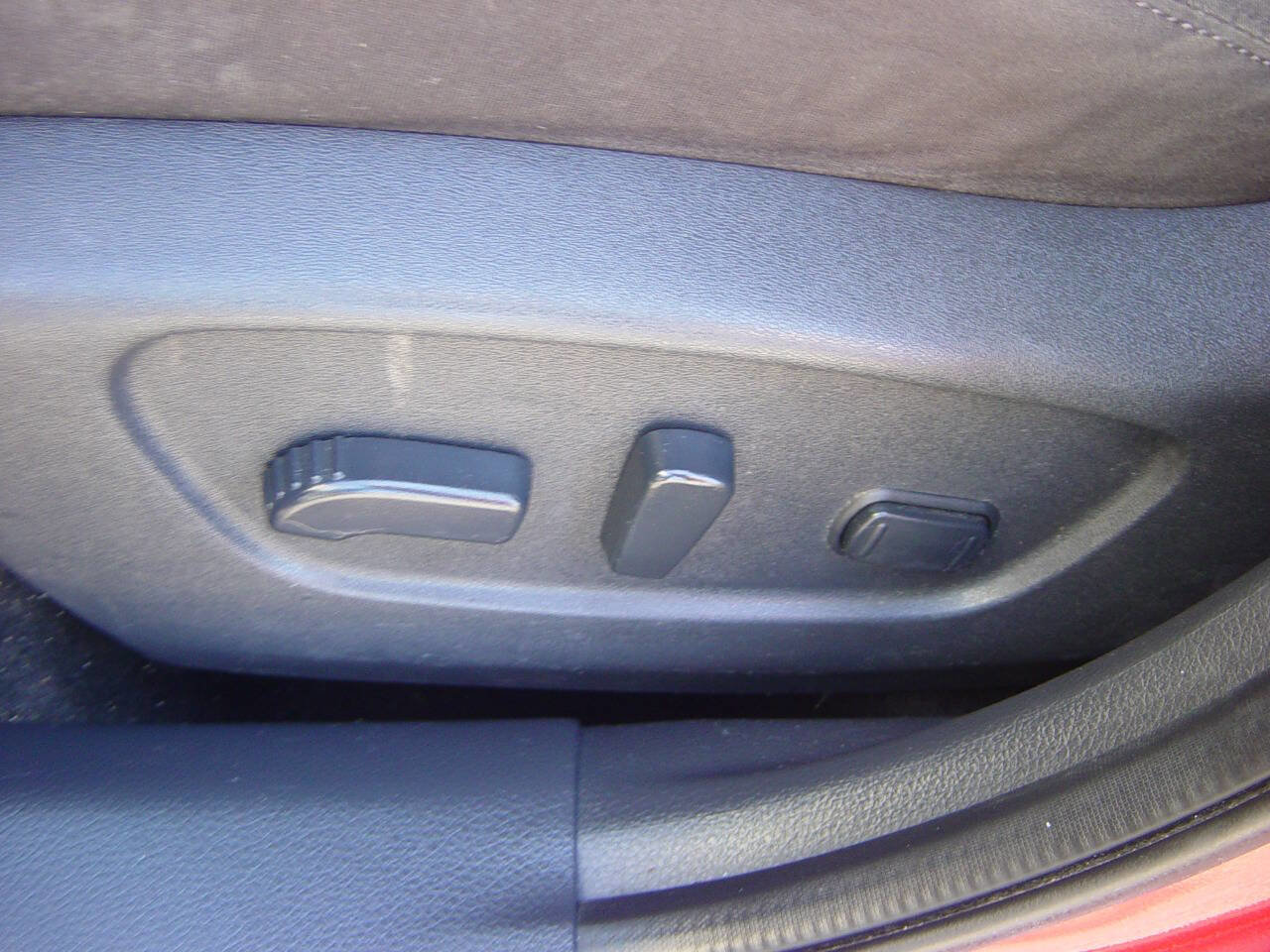 Used 2016 Nissan Rogue SV image 10