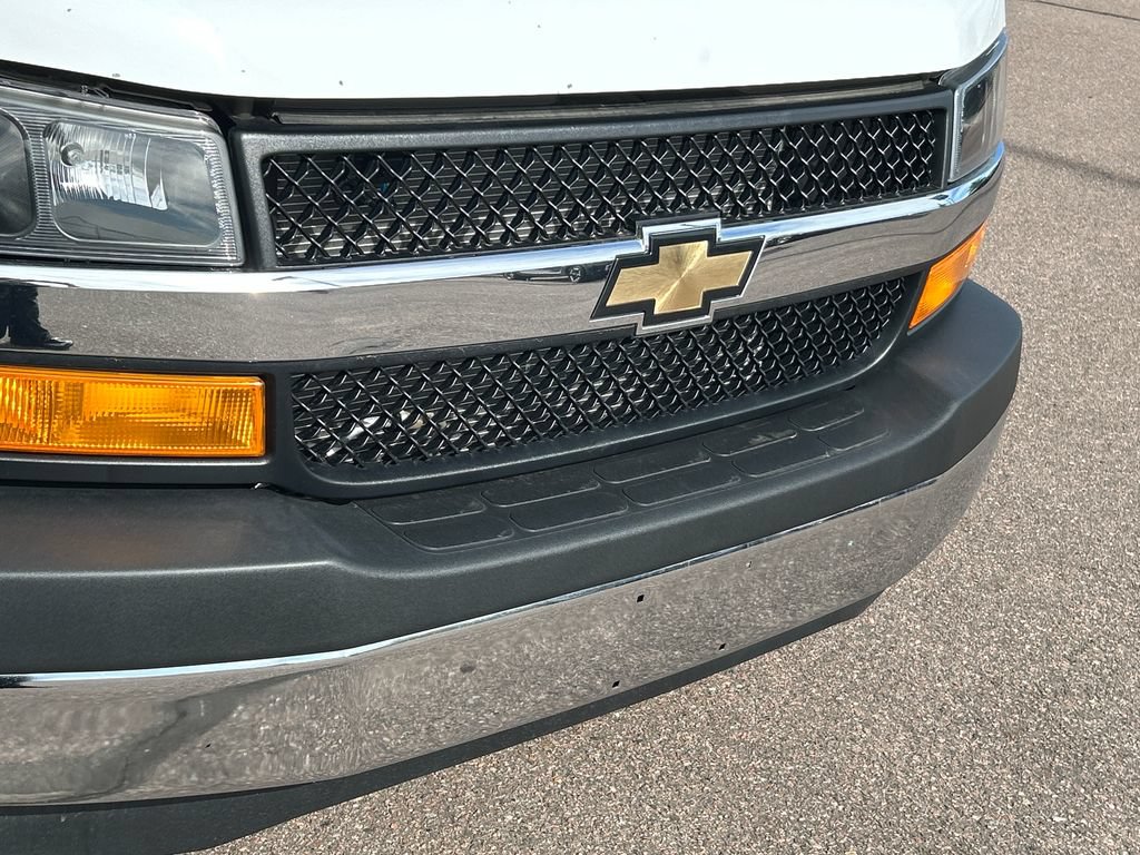 Used 2024 Chevrolet Express 3500 w/ Power Convenience Package RWD image 31