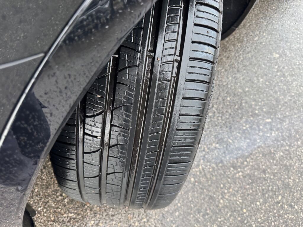 Used 2023 Porsche Cayenne Platinum Edition image 24