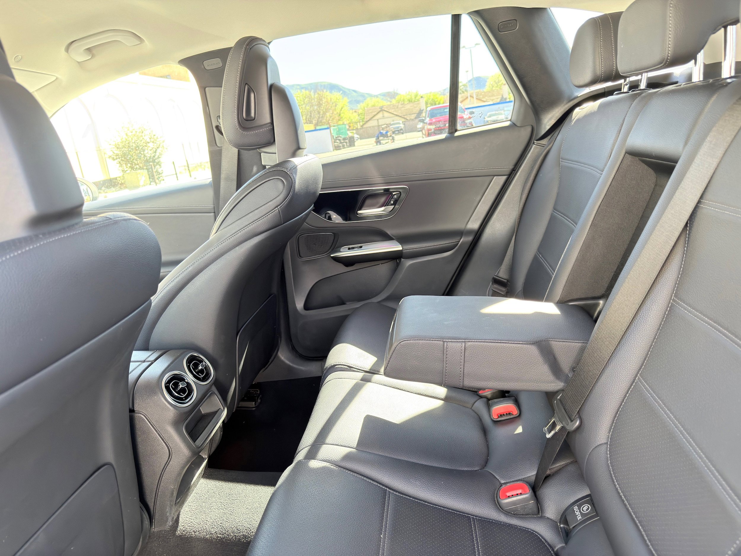 Used 2024 Mercedes-Benz GLC 300 w/ Winter Package image 20