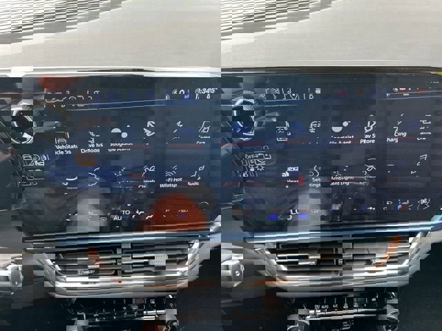 New 2025 Chevrolet Equinox EV LT image 6