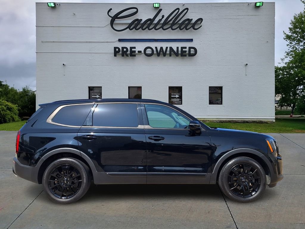 Used 2022 Kia Telluride SX w/ SX Prestige Package image 2