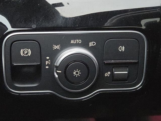 Used 2025 Mercedes-Benz CLA 250 4MATIC image 11