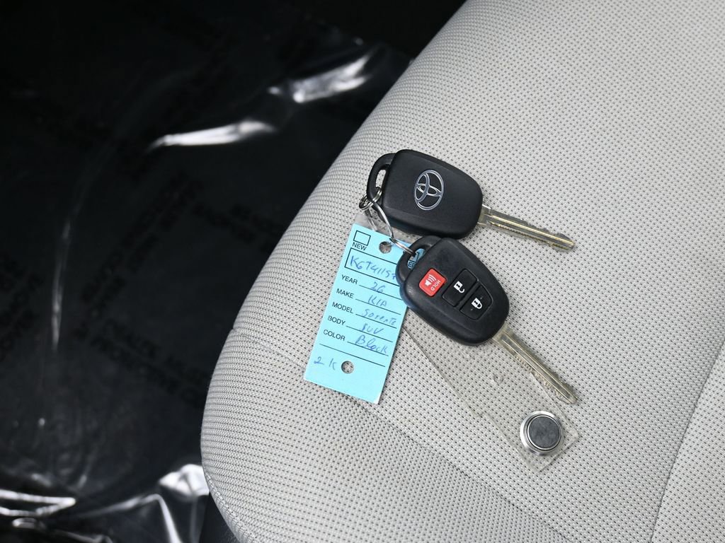 Used 2023 Toyota Corolla Cross L image 18