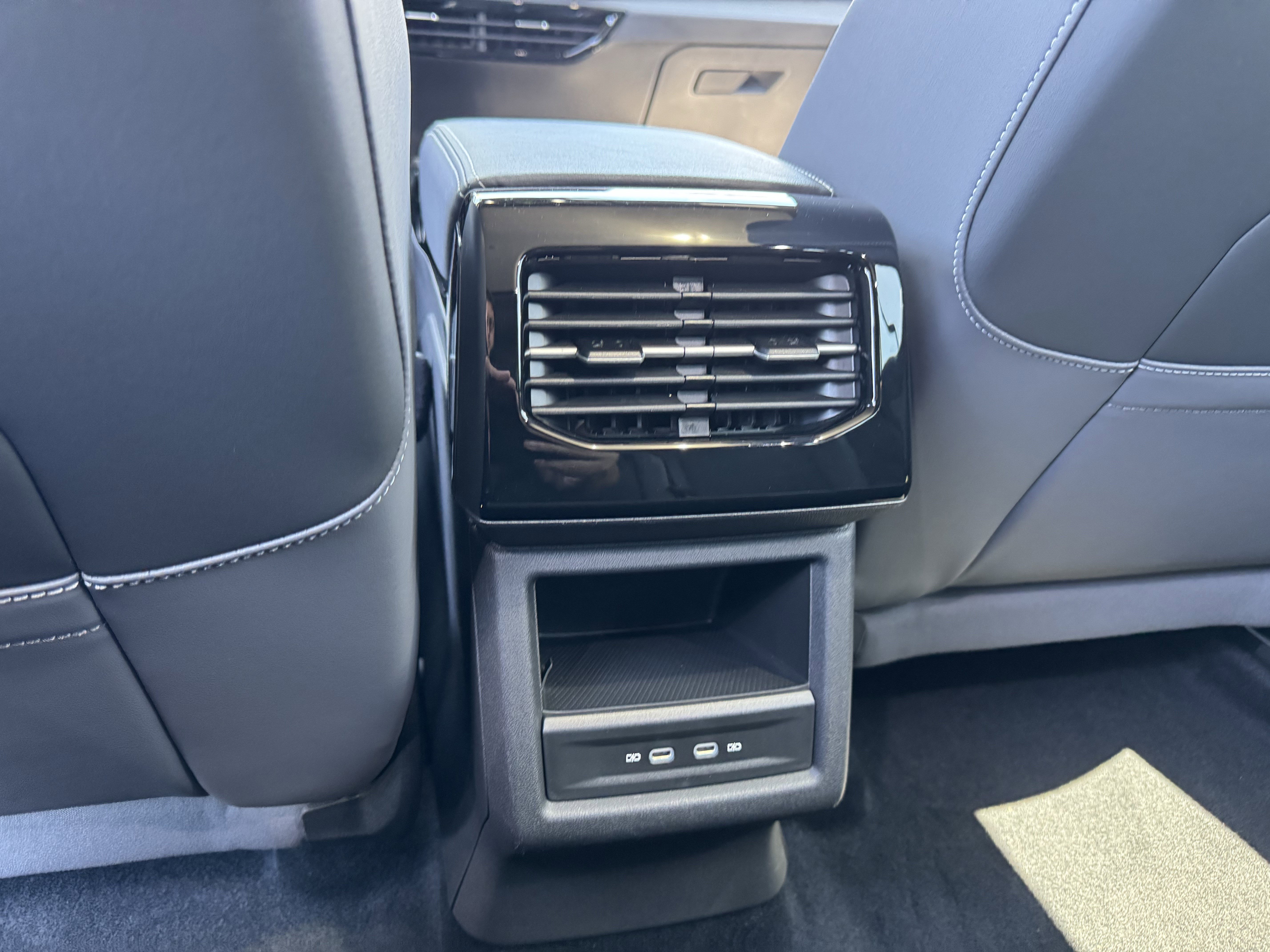 Used 2023 Volkswagen ID.4 Pro S RWD image 33