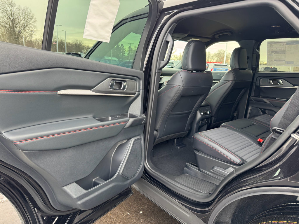 New 2026 Ford Explorer ST-Line w/ ST-Line Street Pack image 24