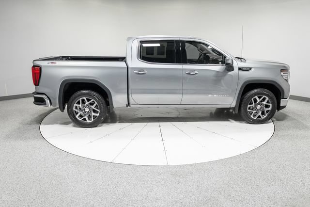 Used 2024 GMC Sierra 1500 SLT w/ SLT Premium Plus Package AWD/4WD image 32