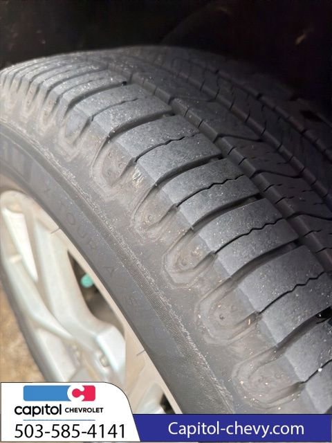 Used 2018 Chevrolet Equinox LT w/ Sun & Infotainment Package image 32