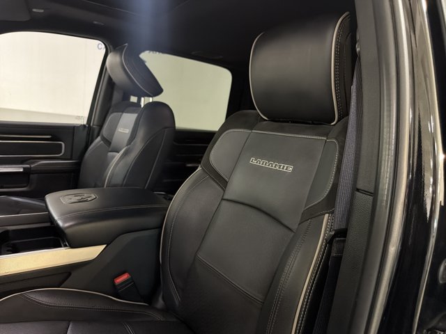 Used 2019 RAM 3500 Laramie w/ Black Appearance Package AWD/4WD image 13
