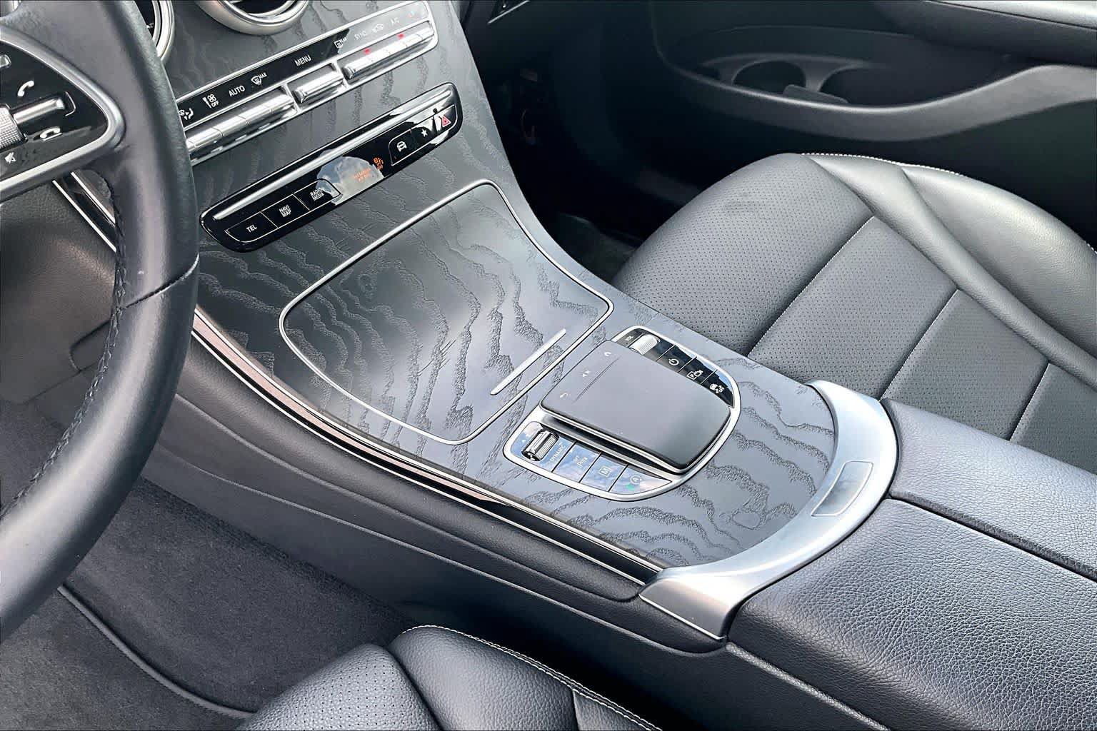 Certified 2022 Mercedes-Benz GLC 300 w/ Premium Package Lite image 17