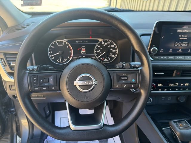 Used 2023 Nissan Rogue SV image 18