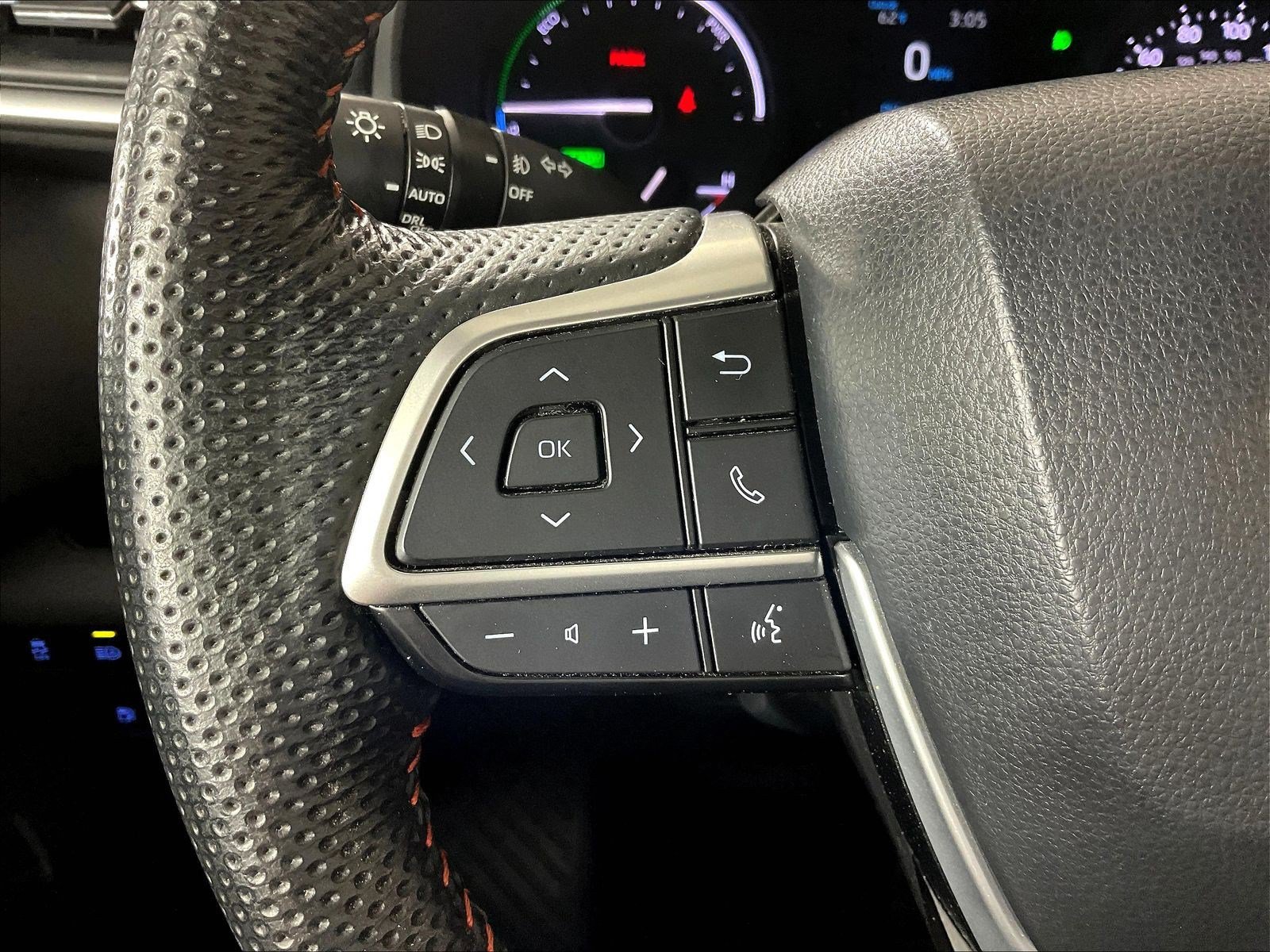 Used 2022 Toyota Sienna XSE w/ XSE Plus Package AWD/4WD image 11