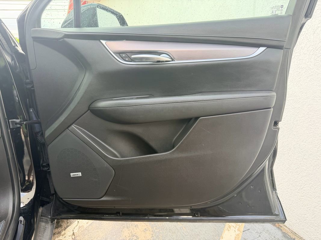 Used 2017 Cadillac XT5 Luxury w/ Driver Awareness Package FWD image 23