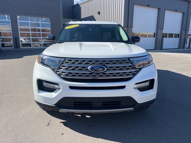 Used 2024 Ford Explorer Limited image 2