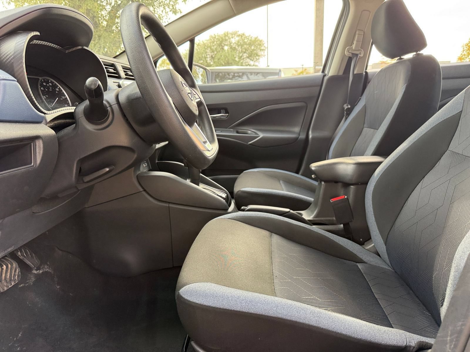 Used 2025 Nissan Versa SV FWD image 22