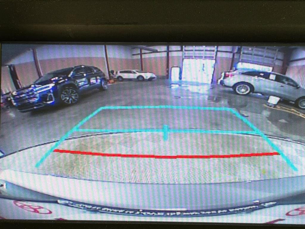 Used 2017 Toyota Camry LE image 29