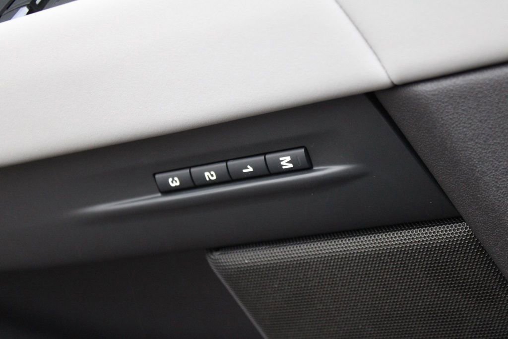 Certified 2026 Land Rover Range Rover Evoque Dynamic SE image 14